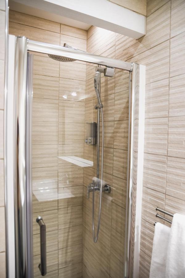 Monkey 2 Salles De Bain Hypercentre 6 Pers Epernay Exterior photo